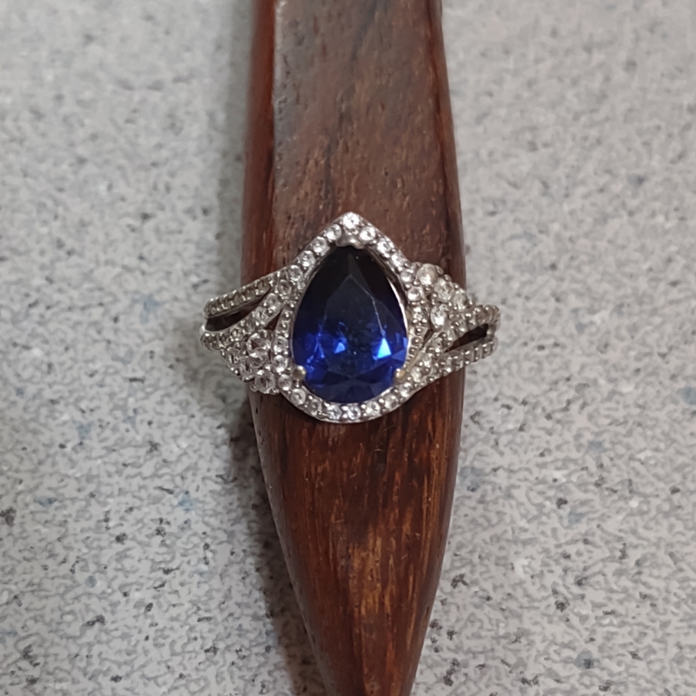 Lower Price!*Sterling Pear Shaped Ring(6.75)
